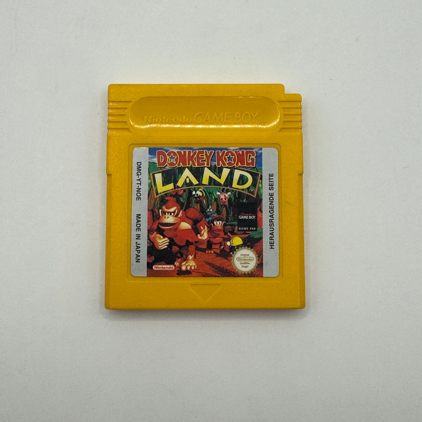 Modul des Game Boy-Spiels Donkey Kong Land ohne Originalhülle, ein Jump’n’Run-Spiel, in dem Spieler als Donkey Kong durch verschiedene Level laufen, Gegner besiegen und Hindernisse überwinden.