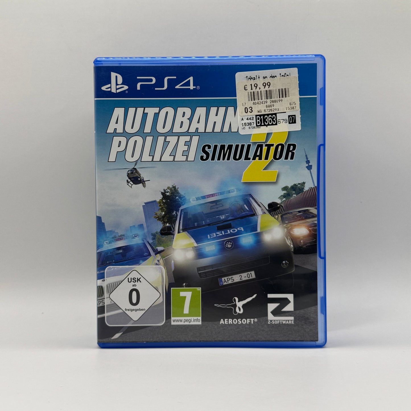 Verpackung des PS4-Spiels Autobahn-Polizei Simulator 2, ein Simulationsspiel, in dem Spieler als Polizist auf deutschen Autobahnen Verbrechen aufklären, Verkehr überwachen und Einsätze durchführen.