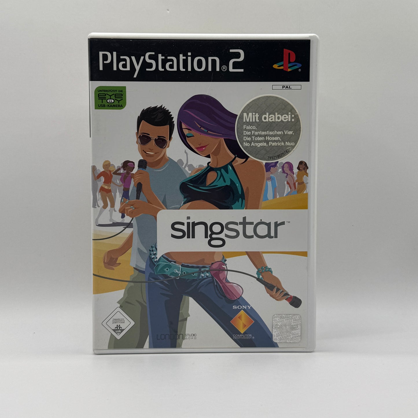 Verpackung des PS2-Spiels SingStar, ein Karaoke- und Musikspiel, bei dem Spieler mit Mikrofonen zu bekannten Songs singen und Punkte für Tonhöhe und Rhythmus erhalten.