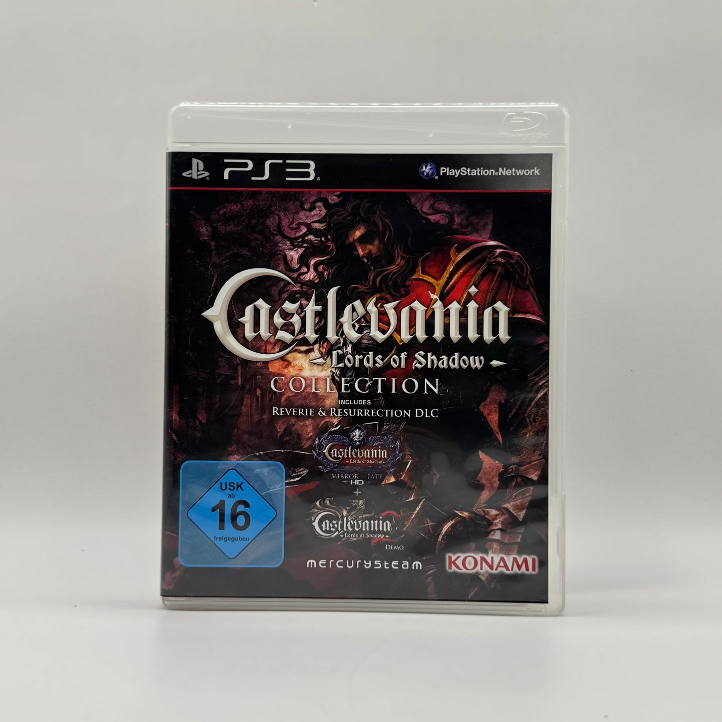 Verpackung des PS3-Spiels Castlevania: Lords of Shadow Collection, eine Sammlung mit Lords of Shadow, Mirror of Fate HD und Lords of Shadow 2, Action-Adventure-Spiele mit Kämpfen, Rätseln und düsterer Story.