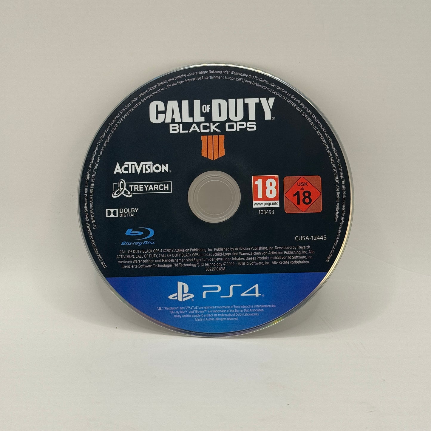 Verpackung des PS4-Spiels Call of Duty: Black Ops 4, ein Ego-Shooter mit Mehrspieler-, Zombie- und Battle-Royale-Modi.