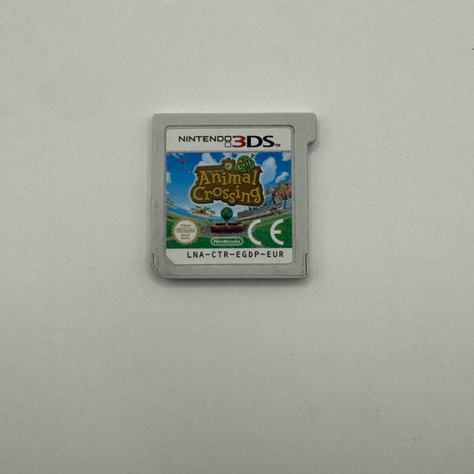 Modul des Nintendo 3DS-Spiels Animal Crossing: New Leaf ohne Originalhülle, ein Lebenssimulationsspiel, in dem Spieler als Bürgermeister eines Dorfs wohnen, Häuser gestalten, mit Dorfbewohnern interagieren und das Dorf individuell anpassen.