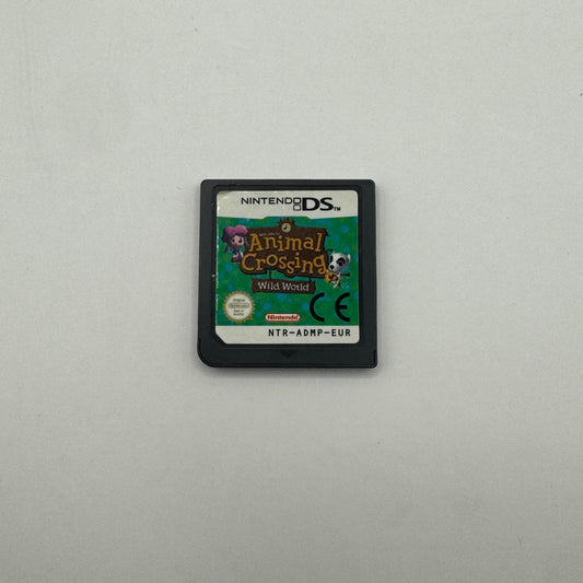 Modul des Nintendo DS-Spiels Animal Crossing: Wild World ohne Originalhülle, ein Lebenssimulationsspiel, in dem Spieler in einem Dorf mit tierischen Nachbarn leben, ihr Haus gestalten und den Alltag frei gestalten.
