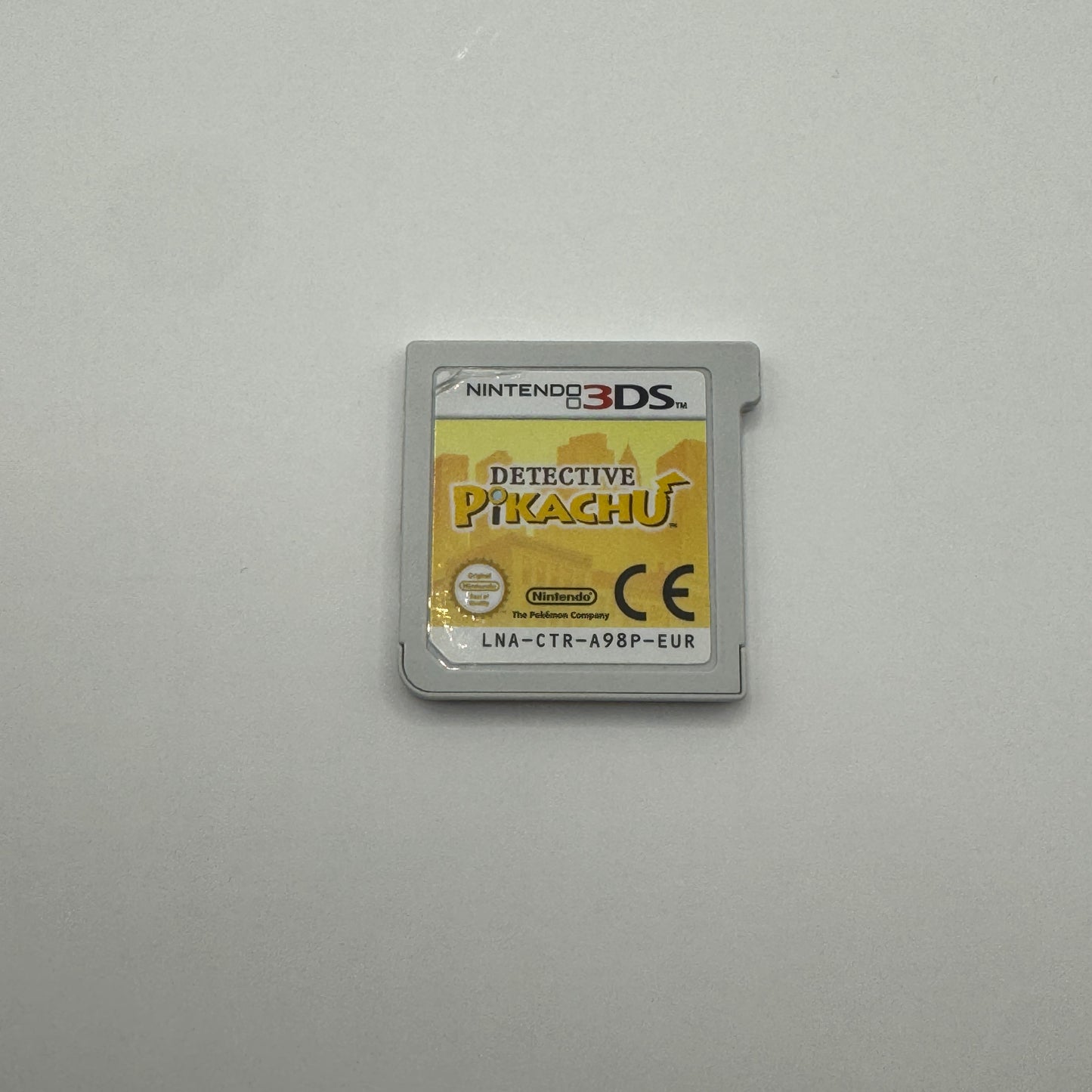 Modul des Nintendo 3DS-Spiels Detective Pikachu ohne Originalhülle, ein Detektiv-Abenteuer, in dem Pikachu gemeinsam mit Tim Goodman Kriminalfälle löst.