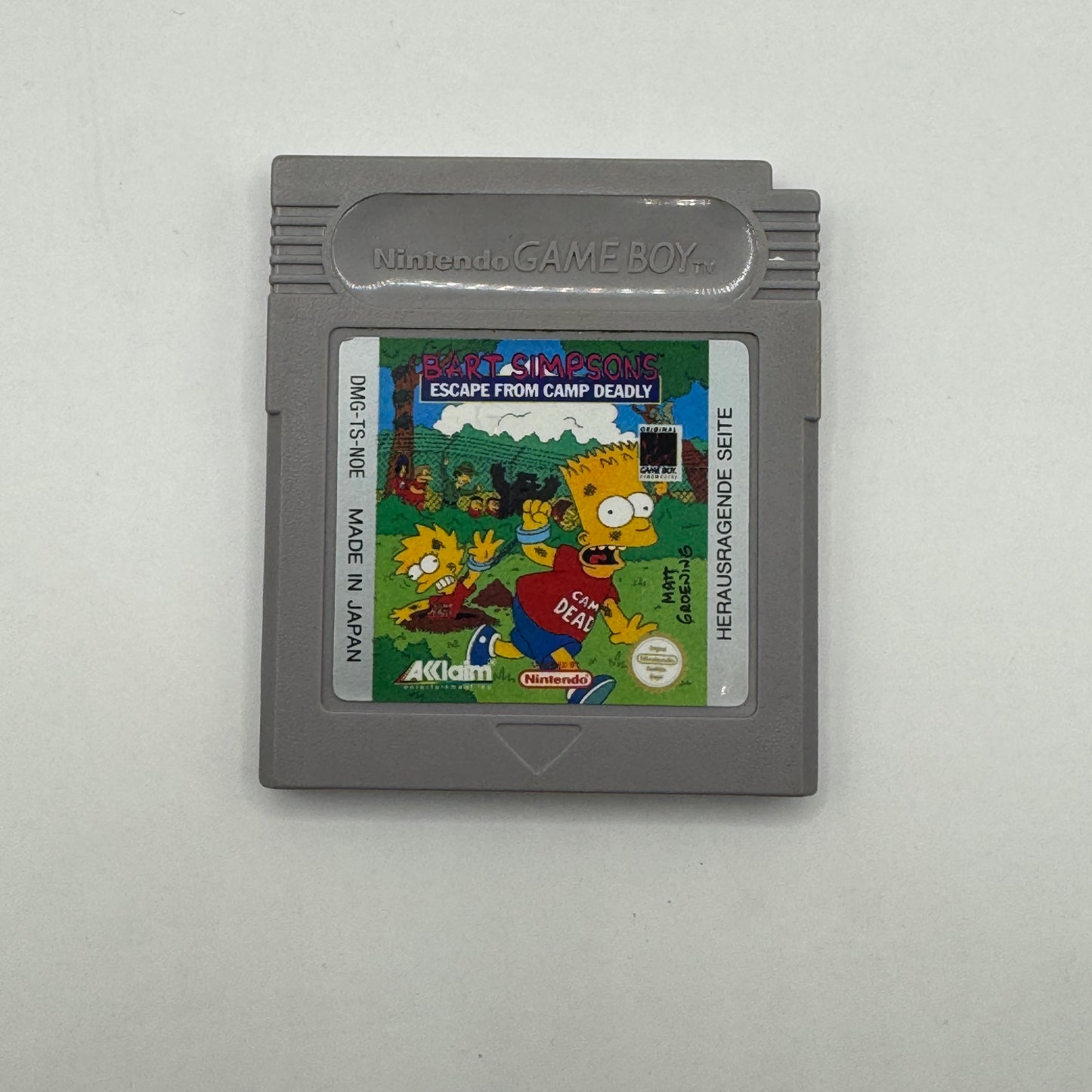 Modul des Game Boy-Spiels Bart Simpson’s Escape from Camp Deadly ohne Originalhülle, ein Jump’n’Run-Spiel, in dem Spieler als Bart Simpson Aufgaben lösen und aus dem Camp Deadly entkommen müssen.