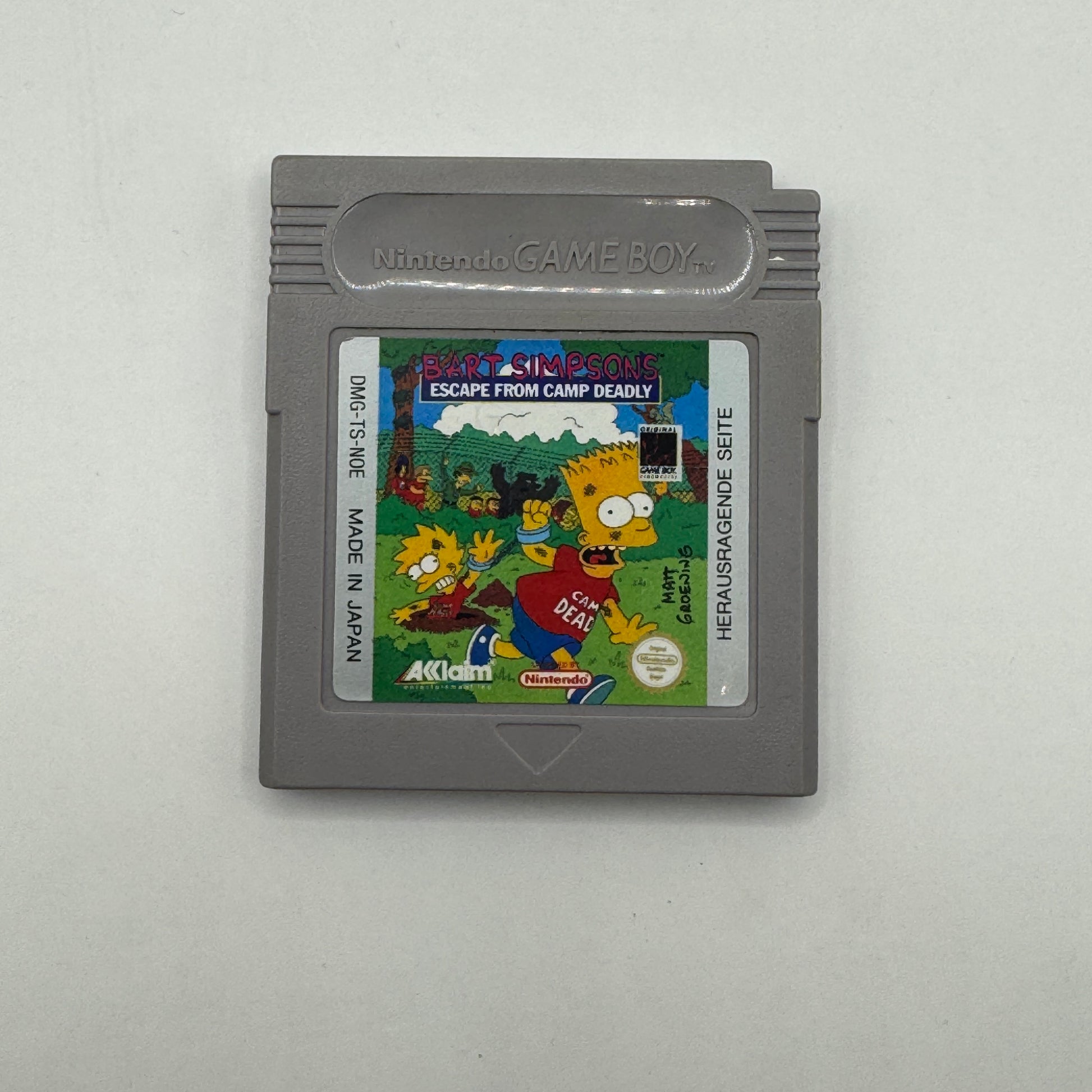 Modul des Game Boy-Spiels Bart Simpson’s Escape from Camp Deadly ohne Originalhülle, ein Jump’n’Run-Spiel, in dem Spieler als Bart Simpson Aufgaben lösen und aus dem Camp Deadly entkommen müssen.