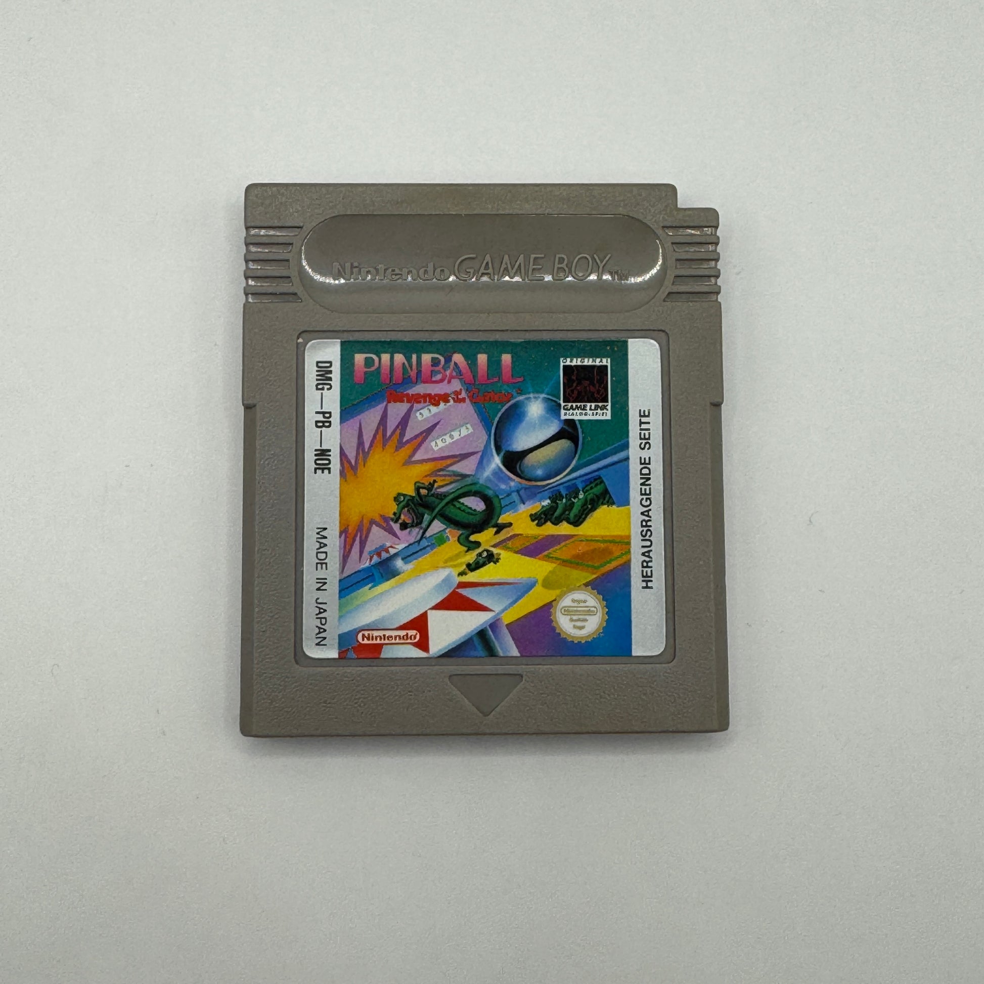 Modul des Game Boy-Spiels Pinball ohne Originalhülle, ein Geschicklichkeitsspiel, in dem Spieler die Kugel über ein Flipperfeld steuern, Punkte sammeln und Hindernisse überwinden.