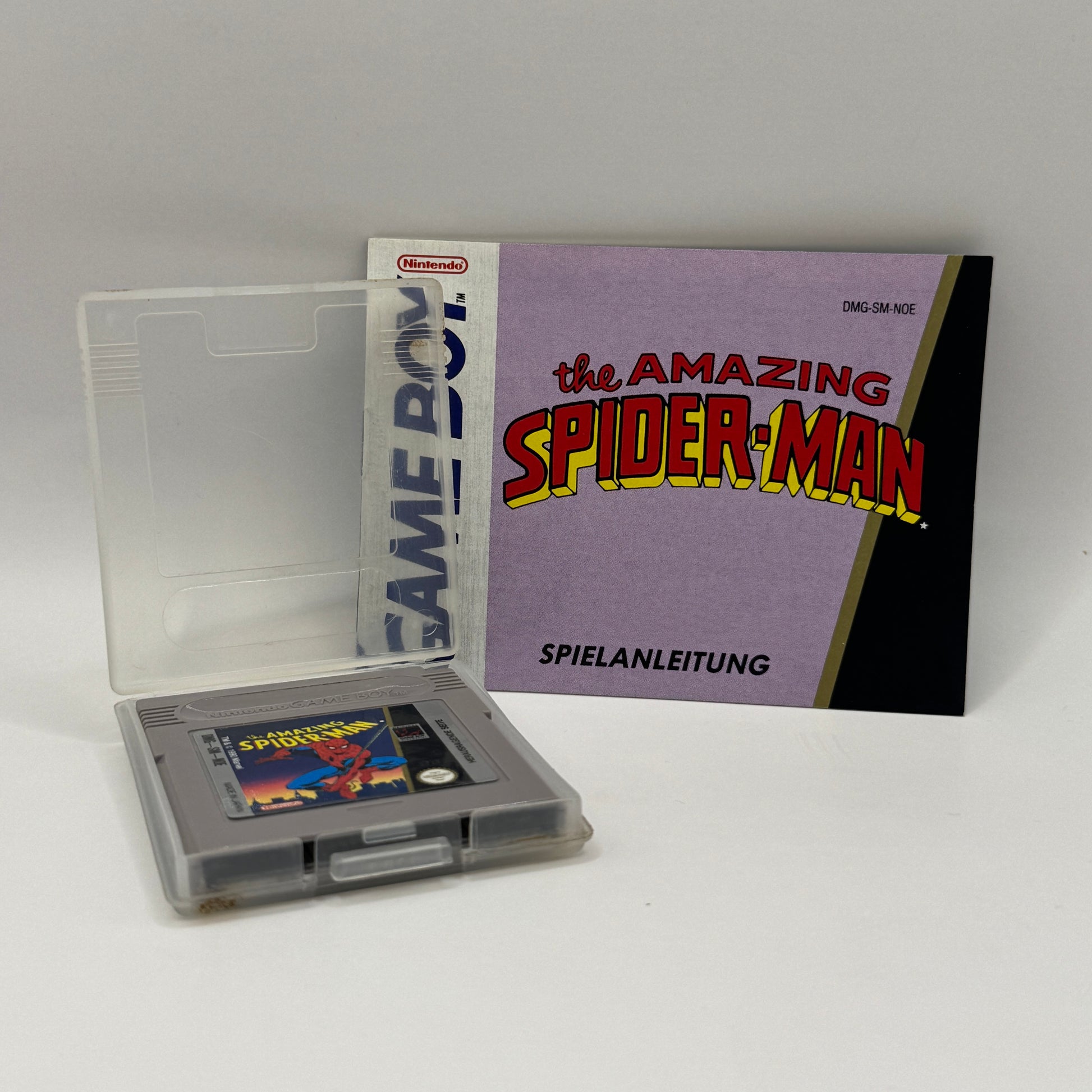 Modul des Game Boy-Spiels The Amazing Spider-Man ohne Originalhülle, ein Actionspiel, in dem Spieler Spider-Man steuern, durch Level schwingen und gegen bekannte Schurken wie Doctor Octopus kämpfen.