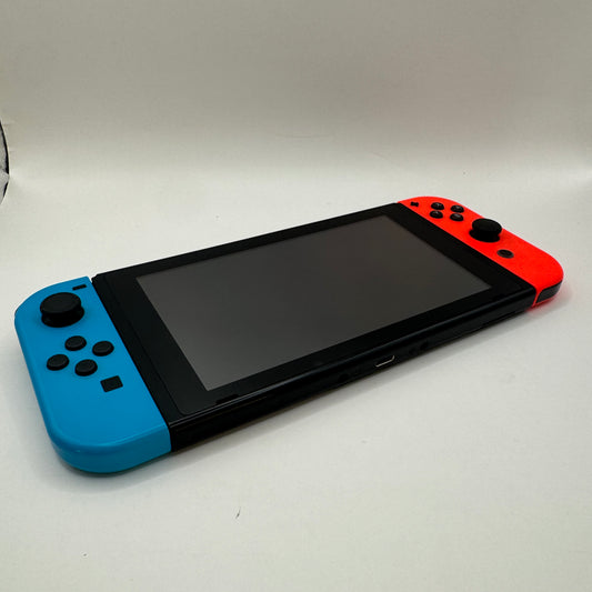 Nintendo Konsole | Switch inkl. Zubehör & Tasche - Zustand: OK