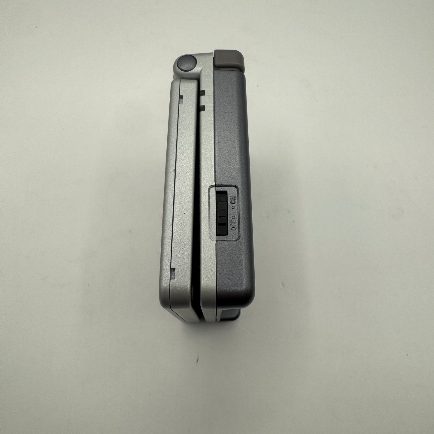 Nintendo Konsole | Game Boy Advance SP mit IPS-Display (NES-Edition) - Zustand: TOP