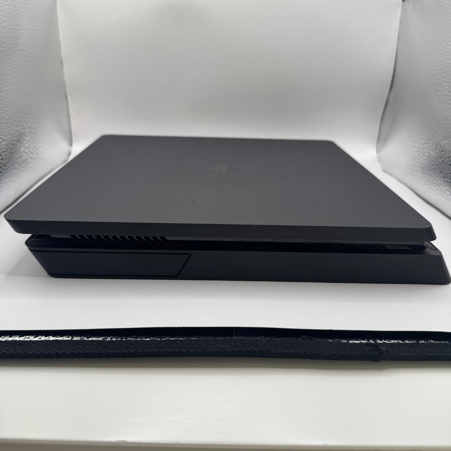 Sony Konsole | PS4 Slim 1 TB (CUH-2116B) inkl. Kabel