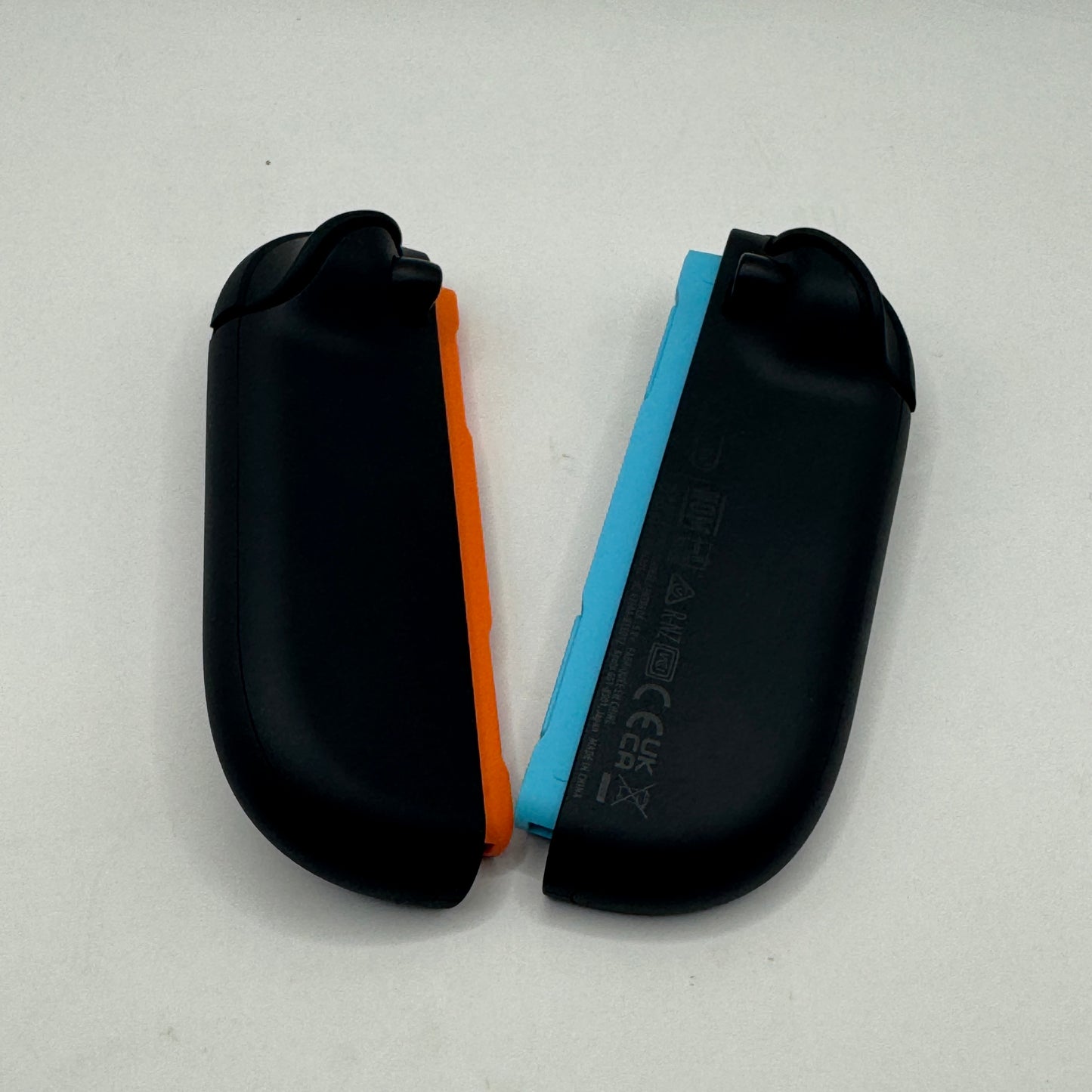 Nintendo Switch 2 Zubehör | Joy-Con hellblau/hellrot inkl. Halterung