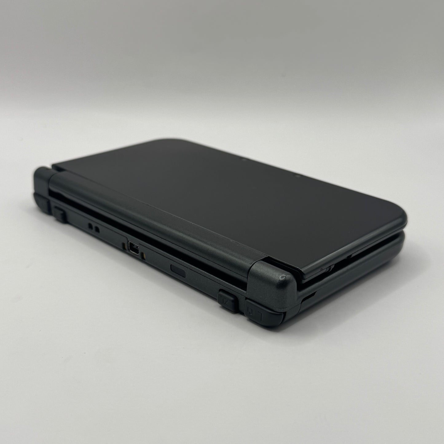 Nintendo Konsole | New Nintendo 3DS XL – IPS-Display oben & unten inkl. Ladekabel GEMODDET- SEHR GUT