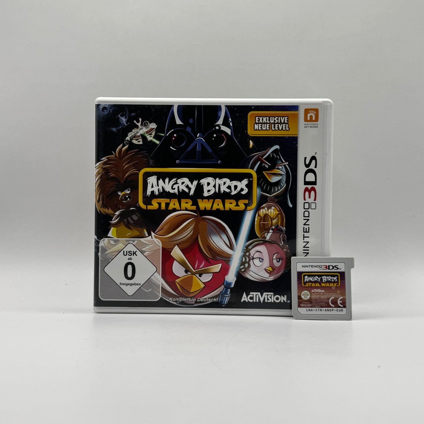 Verpackung des Nintendo 3DS-Spiels Angry Birds Star Wars, ein Physik-Puzzlespiel, das die Angry-Birds-Charaktere mit Schauplätzen und Figuren aus dem Star-Wars-Universum kombiniert.