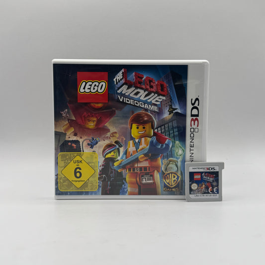 Verpackung des Nintendo 3DS-Spiels The LEGO Movie Videogame, ein Action-Adventure im LEGO-Stil, in dem Spieler Emmet und weitere Charaktere durch Level aus dem LEGO-Film steuern und Rätsel lösen.