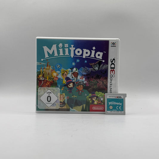 Verpackung des Nintendo 3DS-Spiels Miitopia, ein Rollenspiel, in dem Spieler eigene Mii-Charaktere erstellen, ihnen Rollen zuweisen und gemeinsam ein humorvolles Abenteuer erleben.