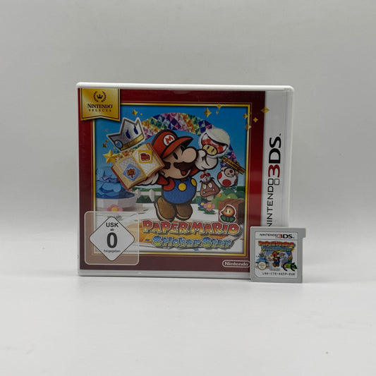 Verpackung des Nintendo 3DS-Spiels Paper Mario: Sticker Star, ein Rollenspiel-Abenteuer im Papierstil, in dem Spieler Mario steuern, Sticker sammeln und rundenbasierte Kämpfe bestreiten.