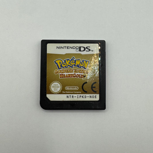 Verpackung des Nintendo DS-Spiels Pokémon HeartGold Goldene Edition, ein Rollenspiel, in dem Spieler Pokémon fangen, trainieren und die Regionen Johto und Kanto auf dem Weg zum Pokémon-Meister bereisen.