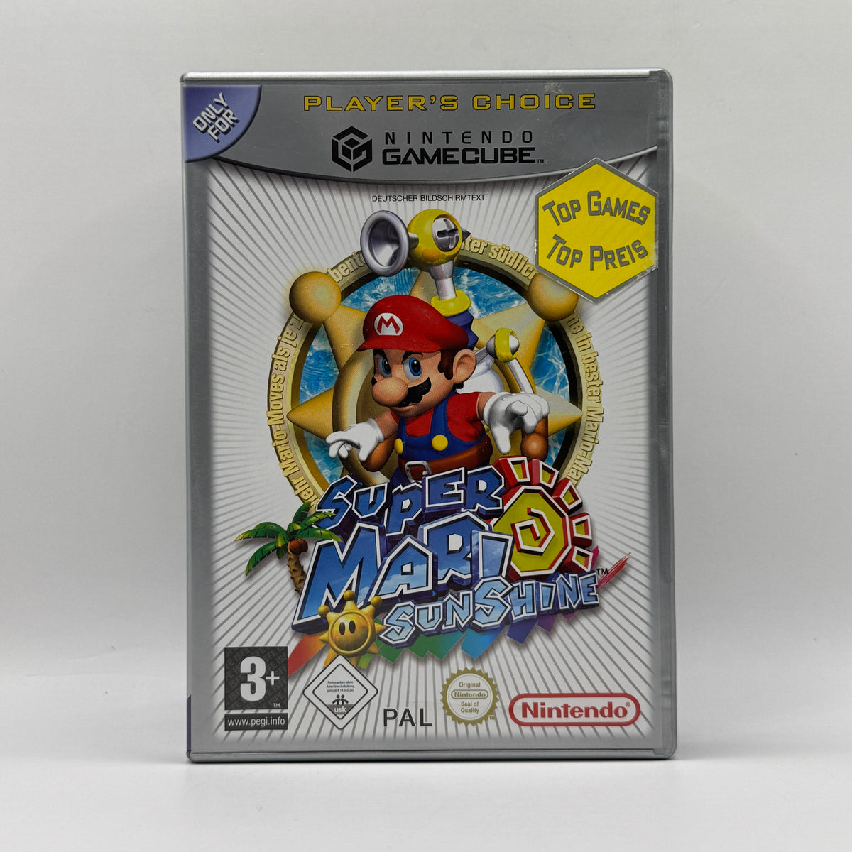 Verpackung des Nintendo GameCube-Spiels Super Mario Sunshine, ein 3D-Jump’n’Run, in dem Mario mit dem Wasserwerfer Dreckweg 08/17 die Insel Isla Delfino erkundet, Gegner besiegt und Insignien der Sonne sammelt.