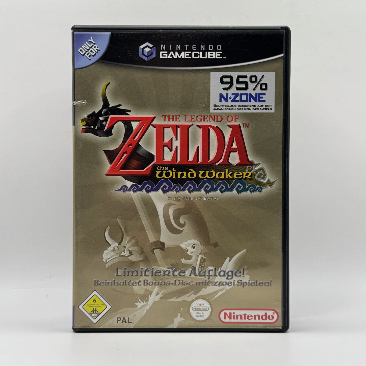 Verpackung der Nintendo GameCube Limited Edition von The Legend of Zelda: The Wind Waker inklusive Zelda-Bonusdisk, ein Action-Adventure, in dem Link eine weitläufige Inselwelt erkundet, Rätsel löst und Gegner bekämpft.