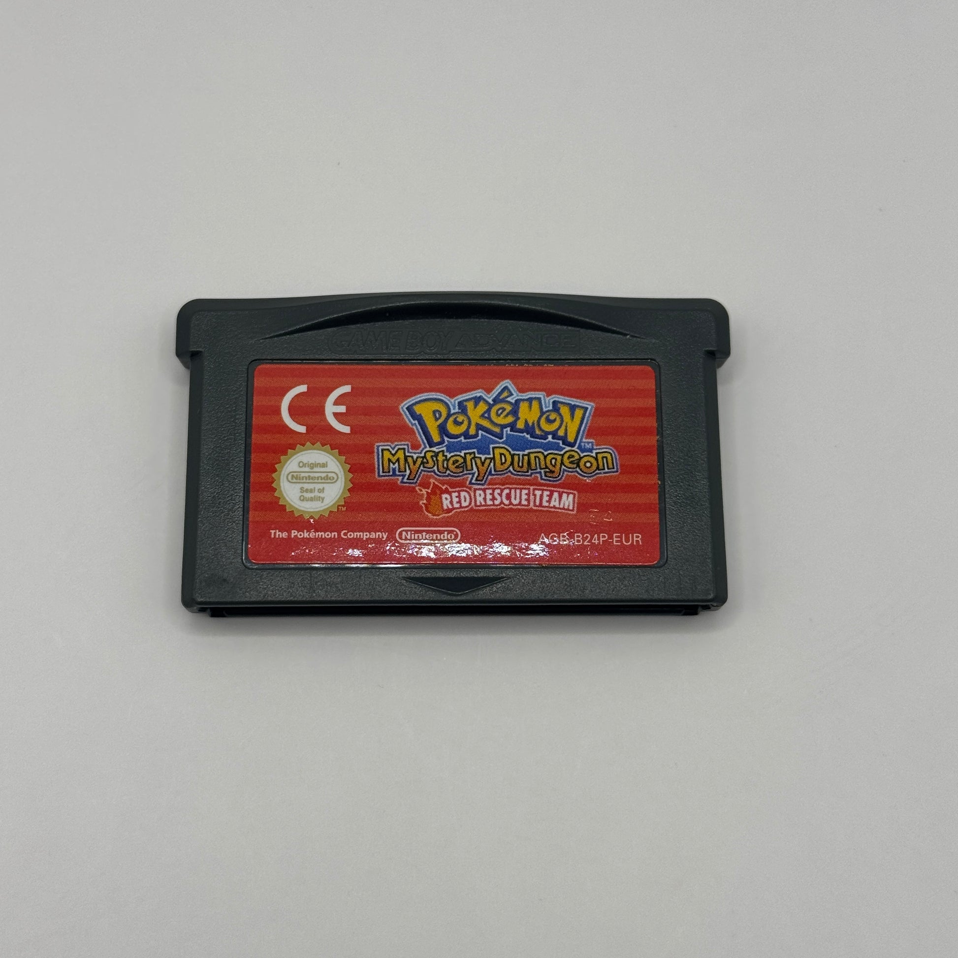 Spielmodul des Game Boy Advance-Spiels Pokémon Mystery Dungeon ohne Originalhülle, ein Dungeon-Crawler-Rollenspiel, in dem Spieler selbst zu einem Pokémon werden und zufällig generierte Dungeons erkunden.