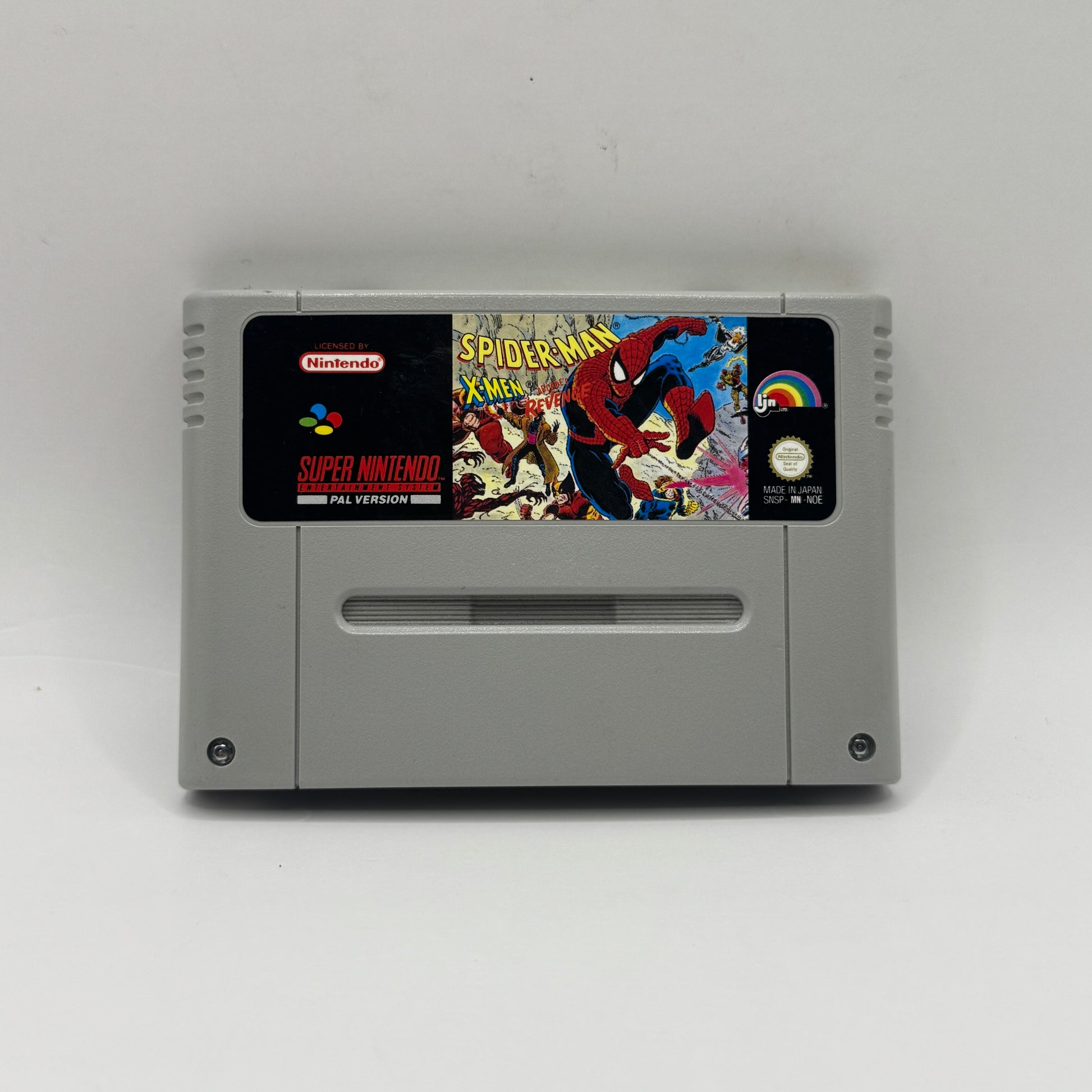 Spielmodul des Super Nintendo-Spiels Spider-Man & X-Men: Arcade's Revenge, ein Action-Plattformspiel, in dem Spider-Man und die X-Men gegen den Bösewicht Arcade kämpfen und verschiedene Level meistern.