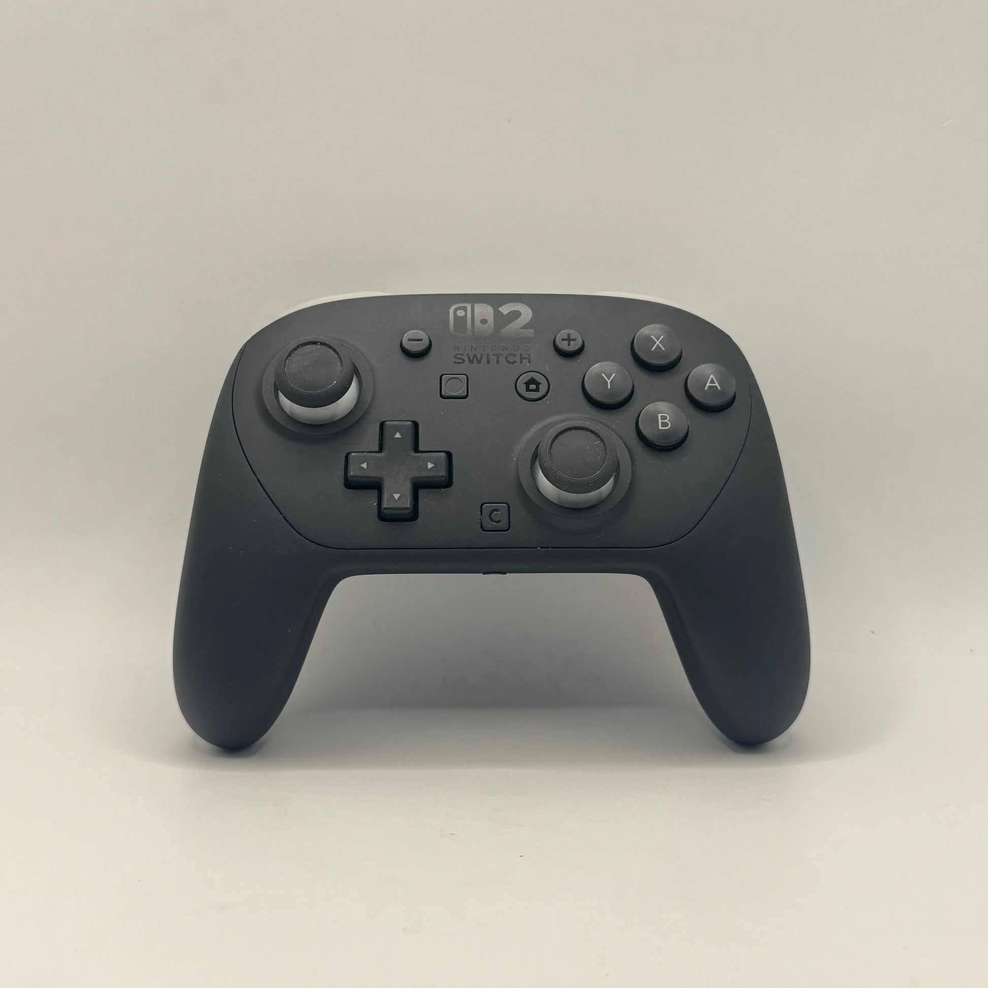 Nintendo Switch 2 Pro-Controller, kabelloser Gamepad-Controller mit ergonomischem Design für komfortables Spielen im TV- und Tischmodus.