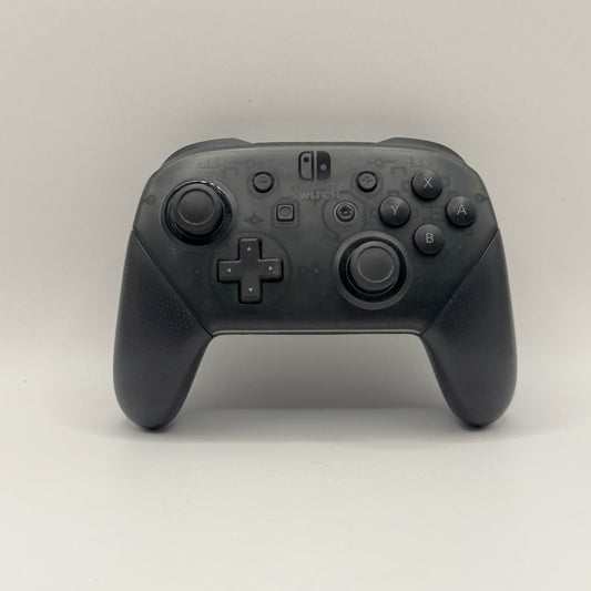 Nintendo Switch Pro Controller in Schwarz, ohne Originalverpackung.