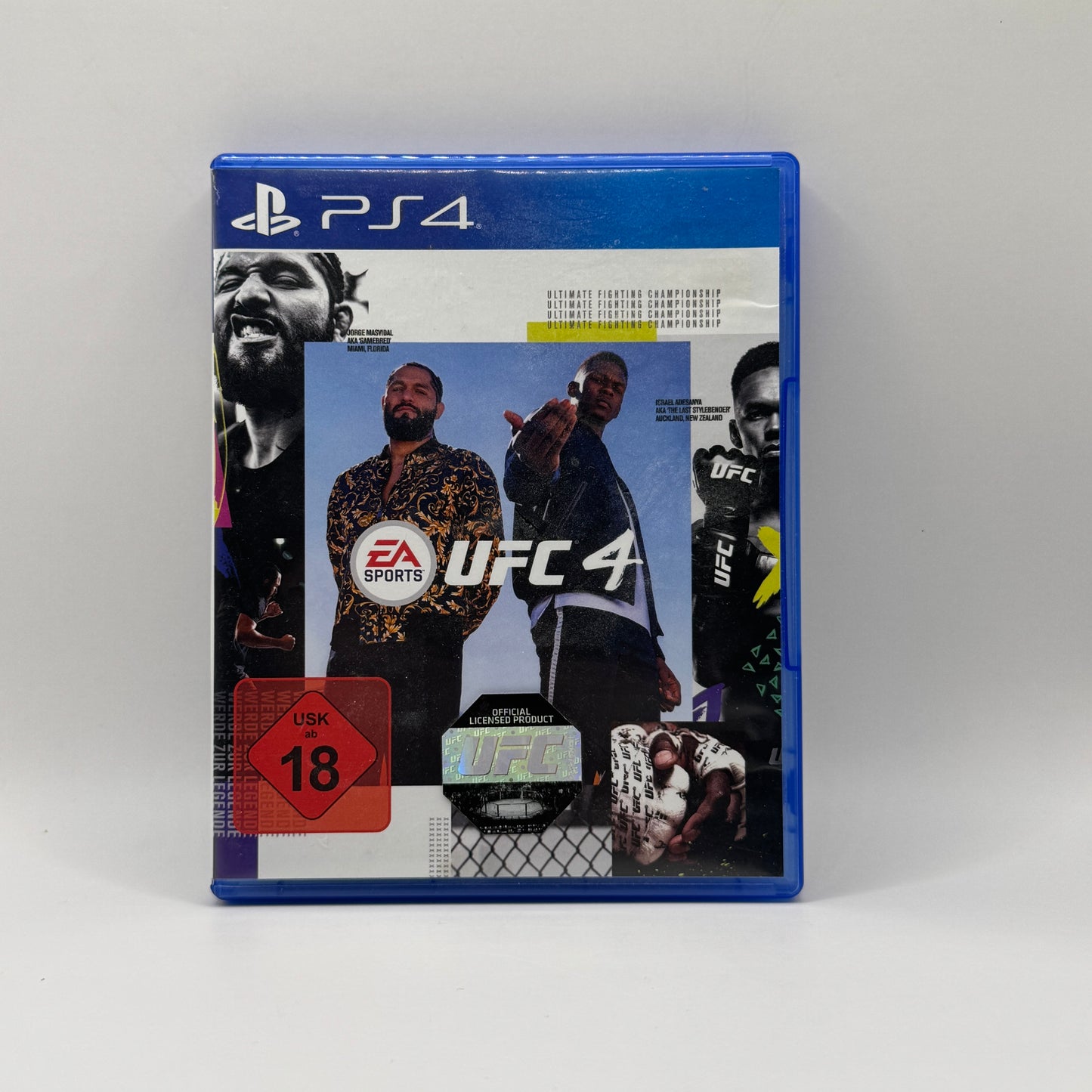 Verpackung des PS4-Spiels UFC 4, ein Mixed-Martial-Arts-Kampfspiel, in dem Spieler Kämpfer steuern, gegen Gegner antreten und Techniken aus verschiedenen Kampfsportarten einsetzen.