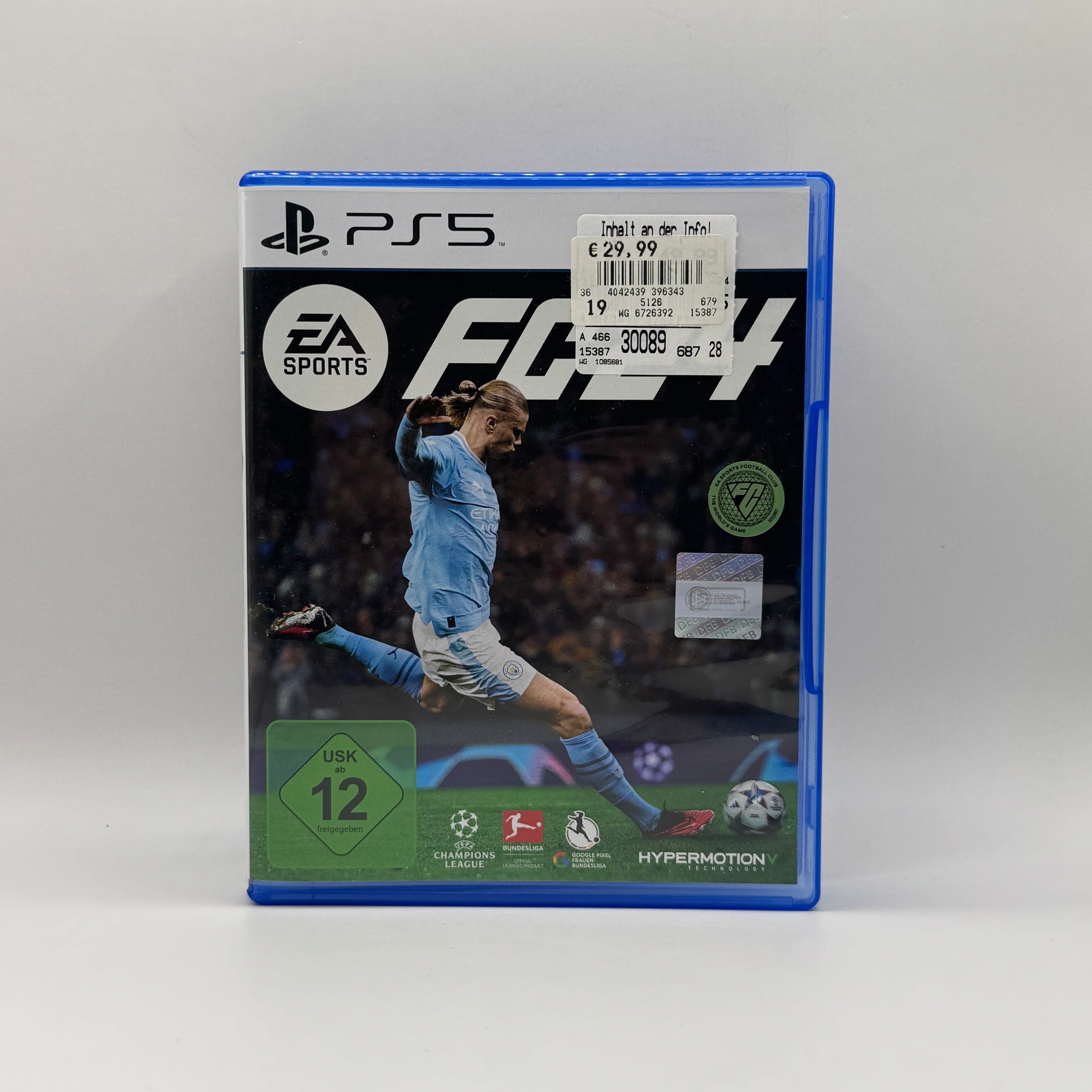 Verpackung des PS5-Spiels FC 24, ein Fußball-Simulationsspiel, in dem Spieler Mannschaften steuern, Matches austragen, Turniere bestreiten und ihre Spieler individuell entwickeln können.