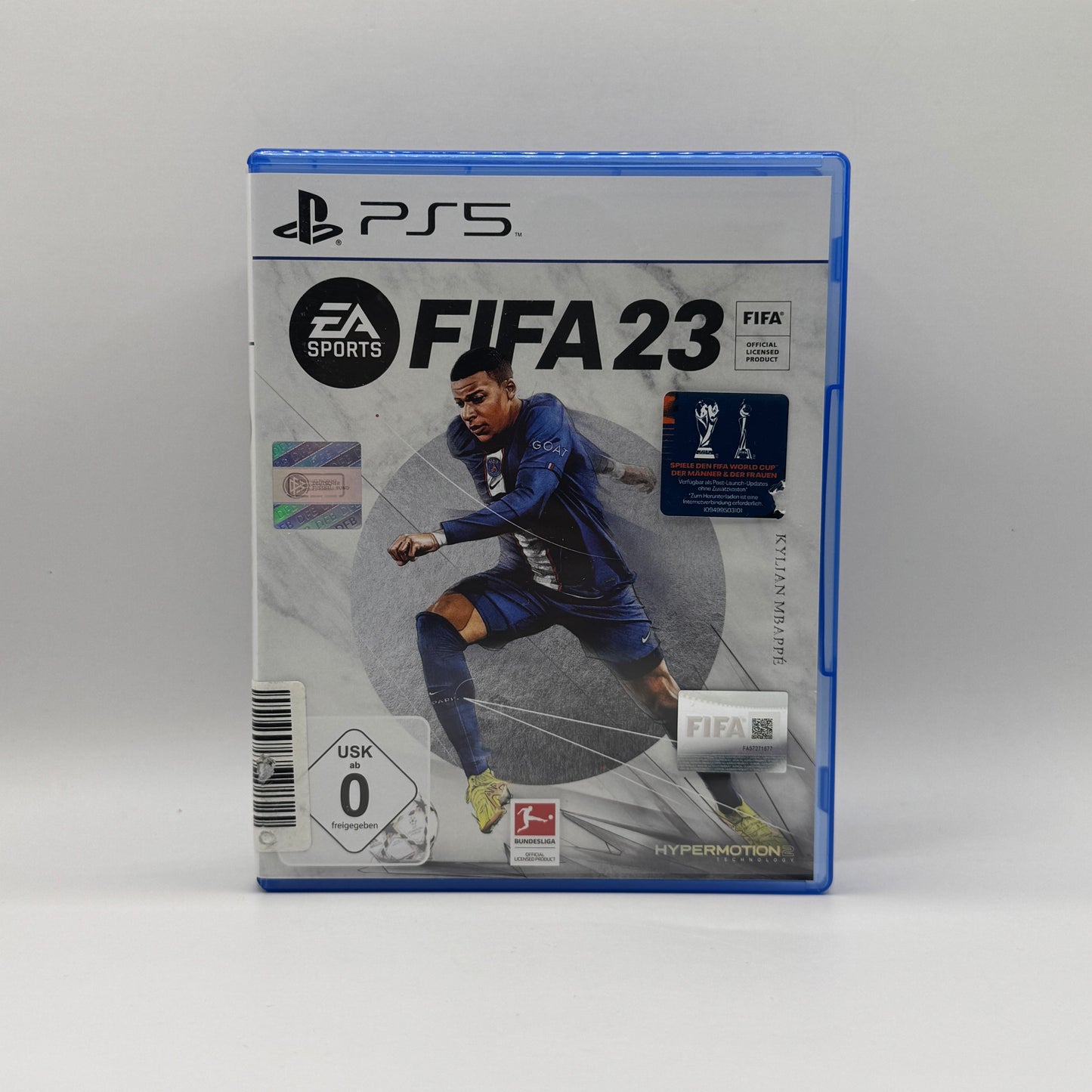 Verpackung des PS5-Spiels FIFA 23, ein Fußball-Simulationsspiel, in dem Spieler Mannschaften steuern, Matches austragen, Turniere bestreiten und Spieler individuell entwickeln können.
