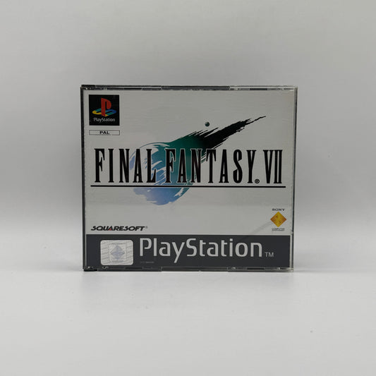Verpackung des PS1-Spiels Final Fantasy VII, ein japanisches Rollenspiel mit rundenbasierten Kämpfen und der epischen Geschichte um Cloud Strife und den Konzern Shinra.