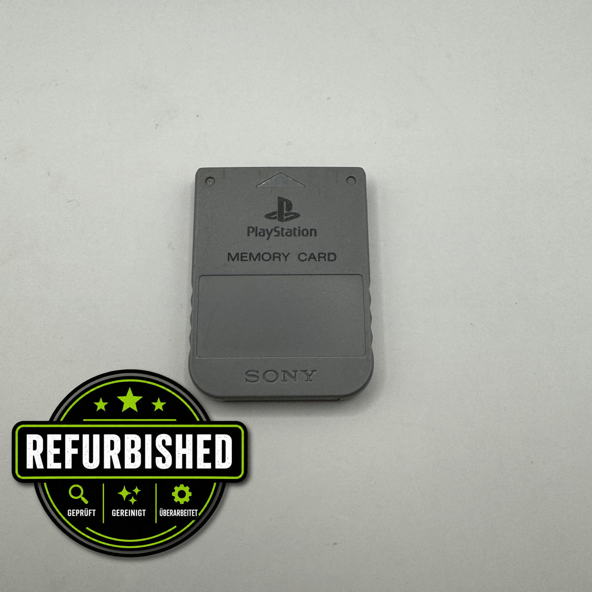 Memory Card für die Sony PlayStation 1 zum Speichern und Verwalten von Spielständen kompatibler PS1-Spiele.