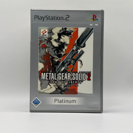 Verpackung des PS2-Spiels Metal Gear Solid 2: Sons of Liberty in der Platinum-Edition, ein Stealth-Action-Spiel, in dem Spieler verdeckte Missionen absolvieren und eine komplexe Story erleben.