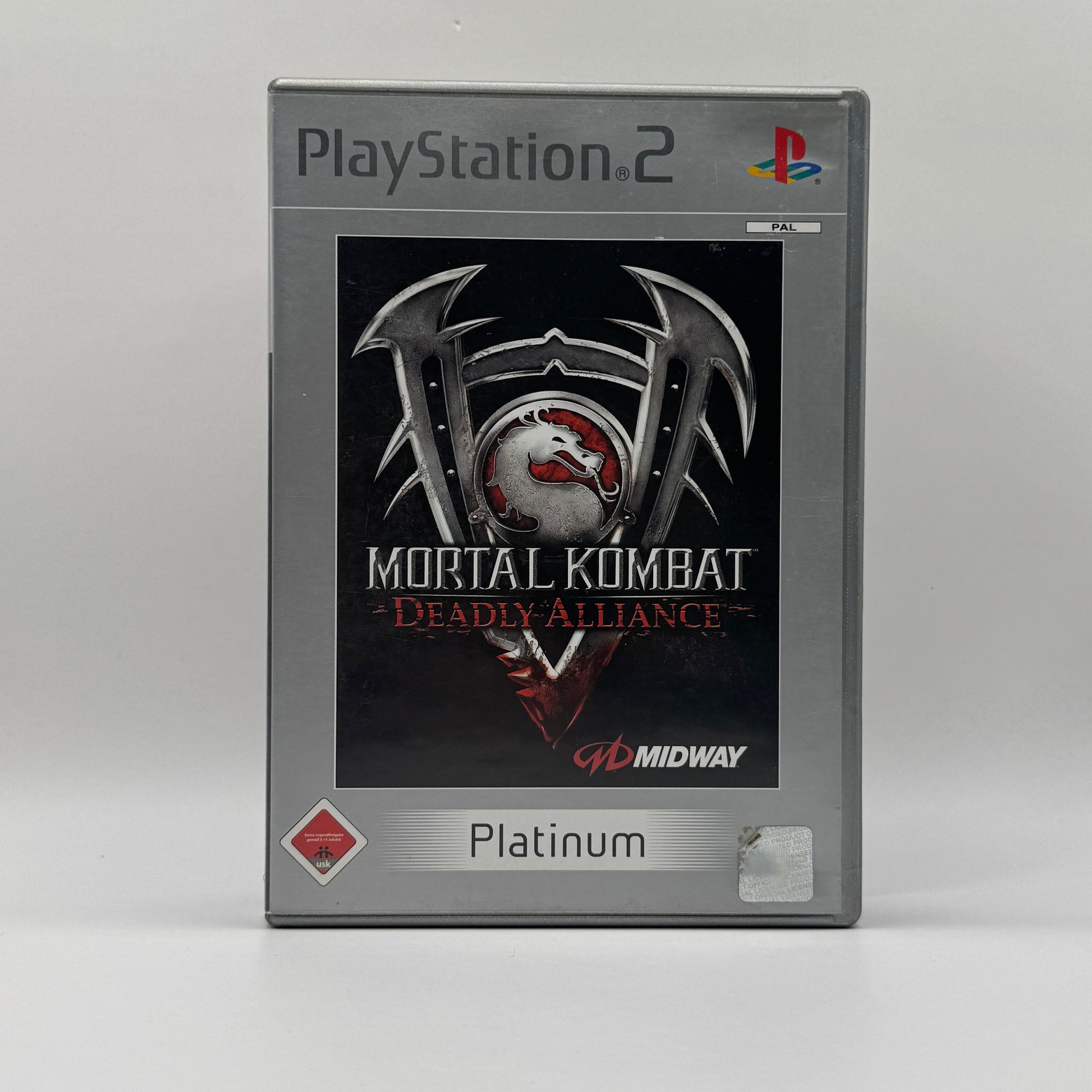 Verpackung des PS2-Spiels Mortal Kombat: Deadly Alliance, ein Kampfspiel mit klassischem Mortal-Kombat-Gameplay, zahlreichen Kämpfern und brutalen Fatalities.