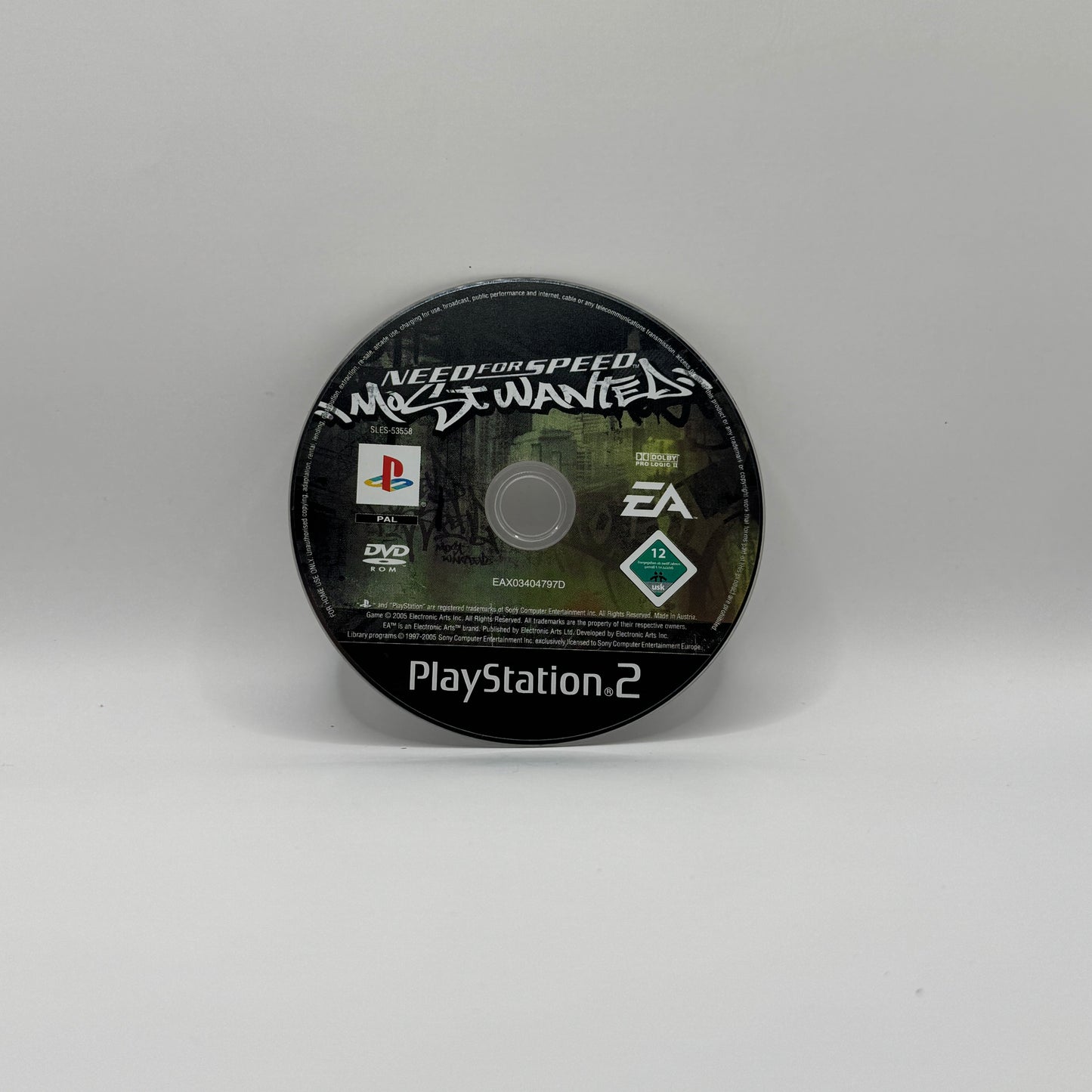 Verpackung des PS2-Spiels Need for Speed: Most Wanted, ein Straßenrennspiel, in dem Spieler illegale Rennen fahren, Fahrzeuge tunen und sich Verfolgungsjagden mit der Polizei liefern.