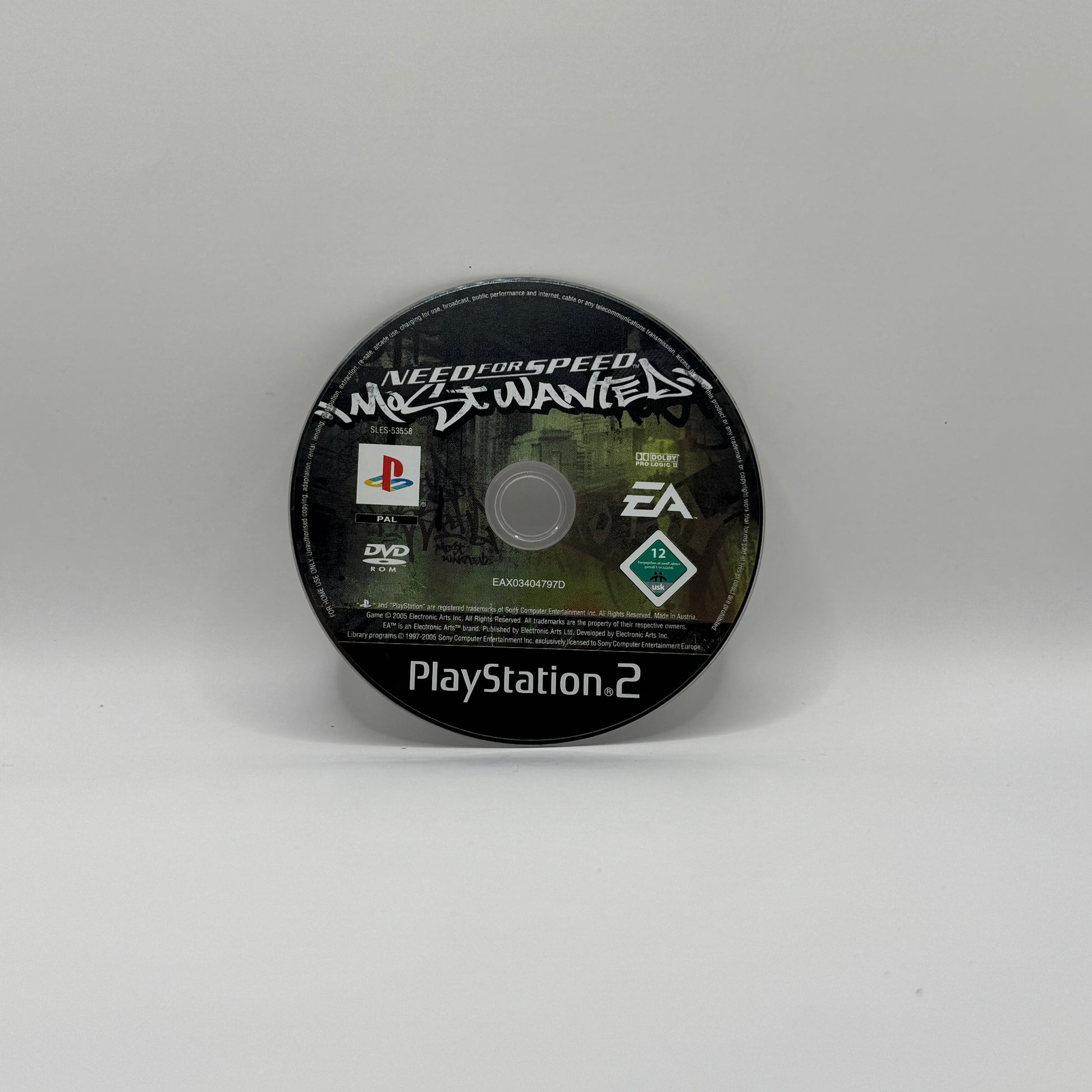 Verpackung des PS2-Spiels Need for Speed: Most Wanted, ein Straßenrennspiel, in dem Spieler illegale Rennen fahren, Fahrzeuge tunen und sich Verfolgungsjagden mit der Polizei liefern.