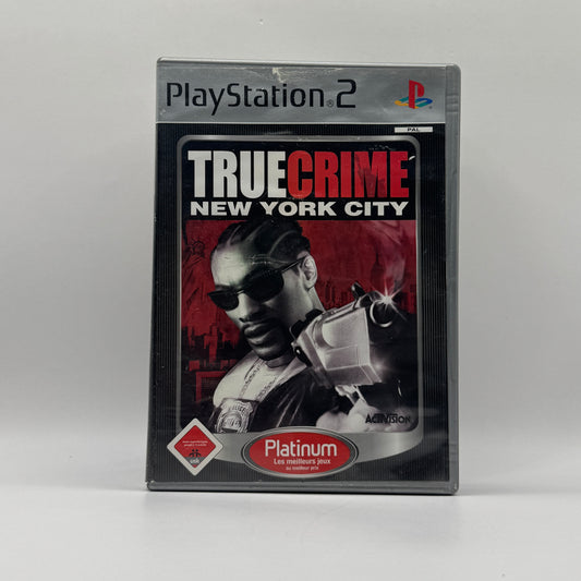 Verpackung des PS2-Spiels True Crime: New York City, ein Open-World-Actionspiel, in dem Spieler als Polizist durch New York City ermitteln, Verbrechen bekämpfen und Entscheidungen treffen.