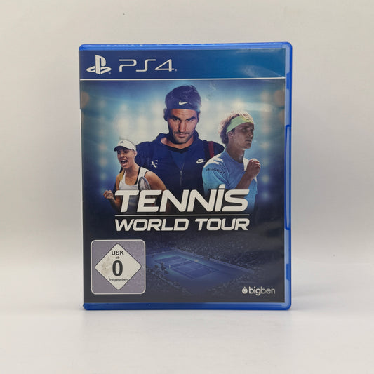 Verpackung des PS4-Spiels Tennis World Tour, ein Tennis-Simulationsspiel, in dem Spieler Turniere bestreiten, eigene Spieler erstellen und gegen KI oder im Mehrspielermodus antreten.