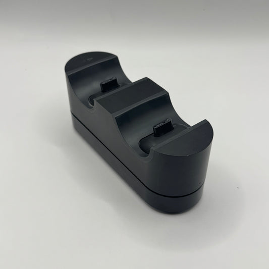 Ladestation für zwei Sony PlayStation 4 Controller, ermöglicht gleichzeitiges Aufladen von zwei DualShock-4-Controllern.