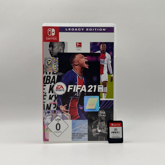 Verpackung des Nintendo Switch-Spiels FIFA 21 Legacy Edition, ein Fußball-Simulationsspiel, in dem Spieler Mannschaften steuern, Matches bestreiten und an Turnieren teilnehmen, basierend auf aktualisierten Teams und Trikots.