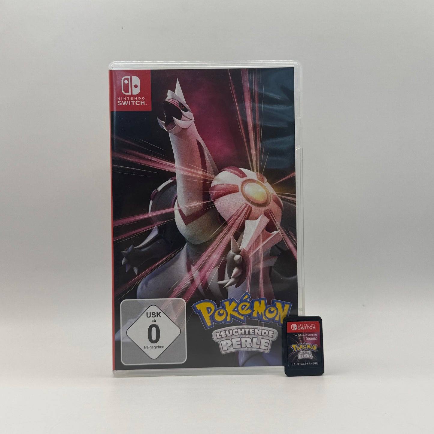 Pokémon Leuchtende Perle für Nintendo Switch; Rollenspiel-Remake der vierten Generation mit klassischer Story, verbesserten Grafiken und rundenbasierten Kämpfen.