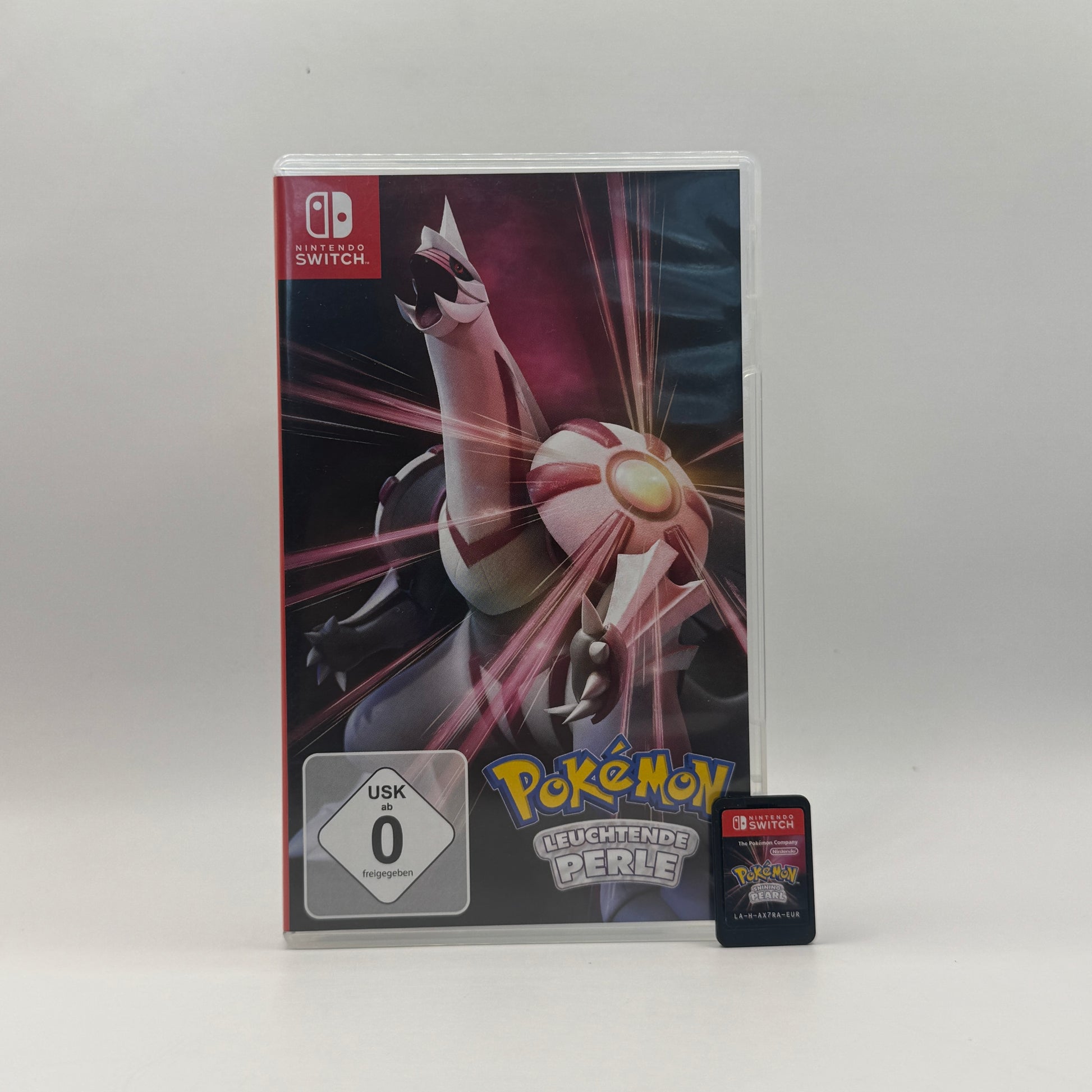 Pokémon Leuchtende Perle für Nintendo Switch; Rollenspiel-Remake der vierten Generation mit klassischer Story, verbesserten Grafiken und rundenbasierten Kämpfen.